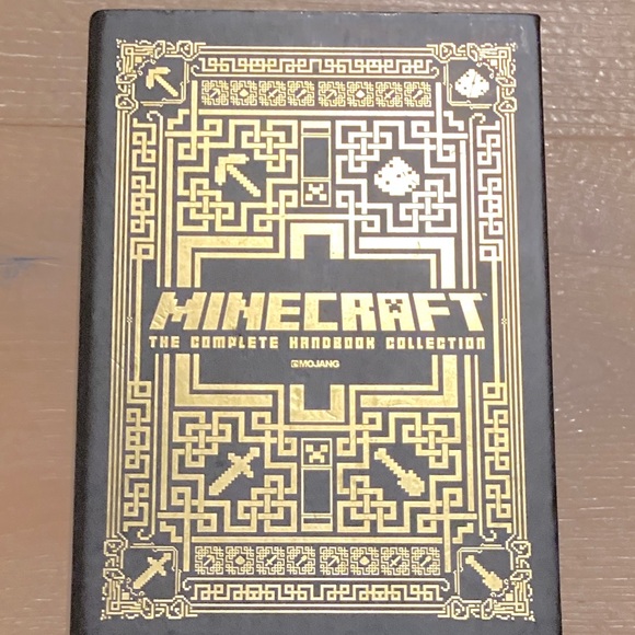 Minecraft Essential Handbooks Series - Picture 4 of 14